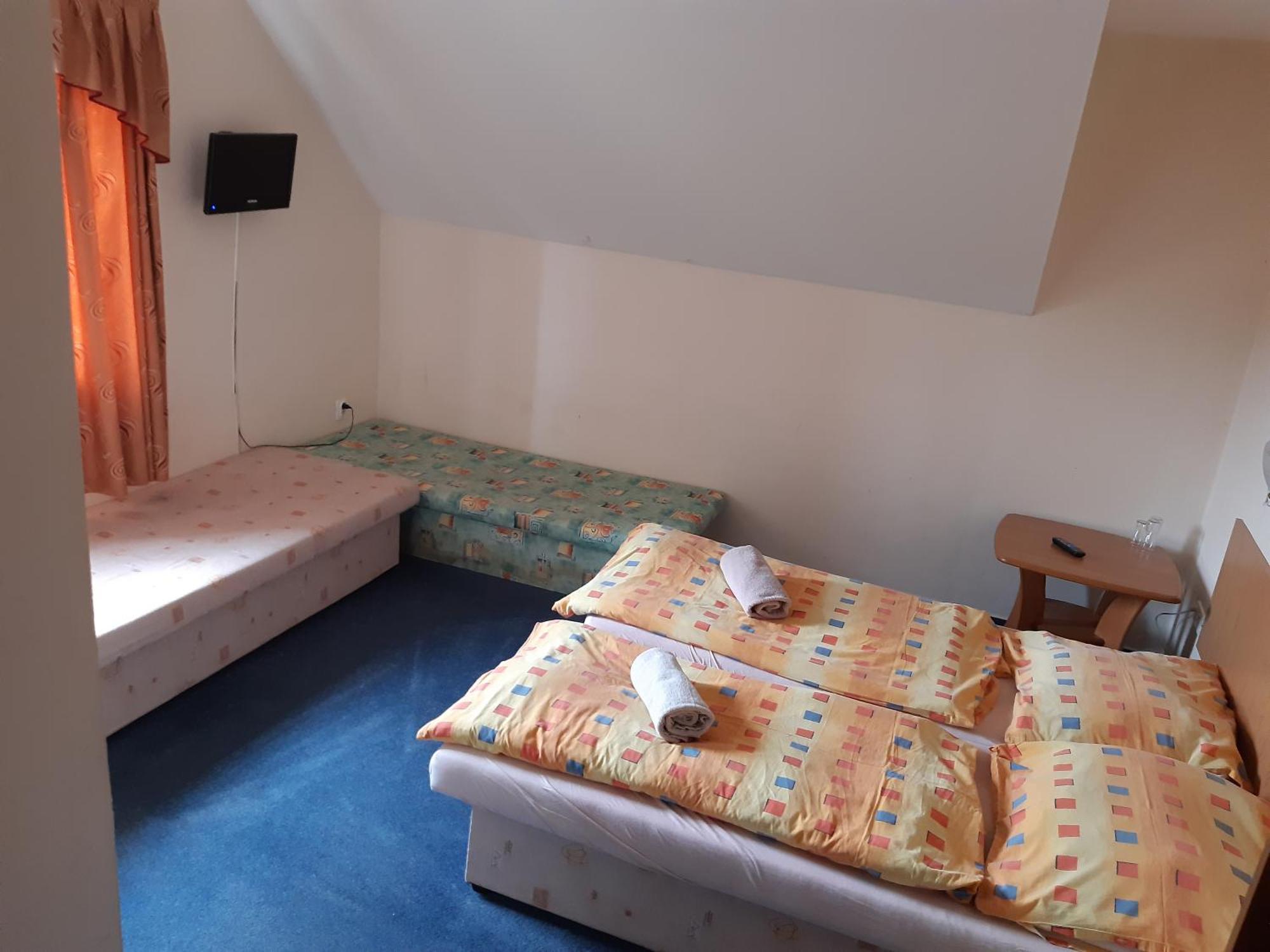 Penzion Adak Parnica Экстерьер фото